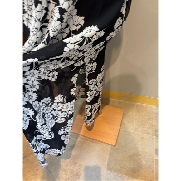 Vince Camuto L Black layered sheer floral maxi dress - Picture 6 of 9